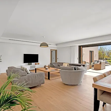 Villa Era Homebooker *